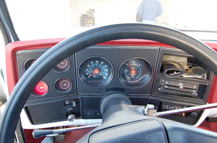 Панель приборов Chevrolet C10 Scottsdale Sport Pickup 1979 года  (фото 42 из 58)